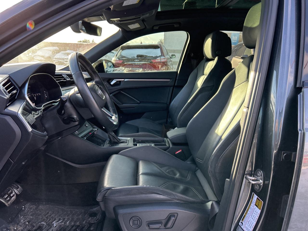 2021 Audi Q3 Technik 45 TFSI quattro Photo