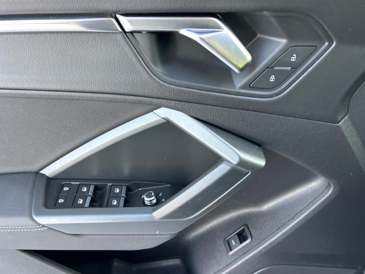 2021 Audi Q3 Technik 45 TFSI quattro Photo