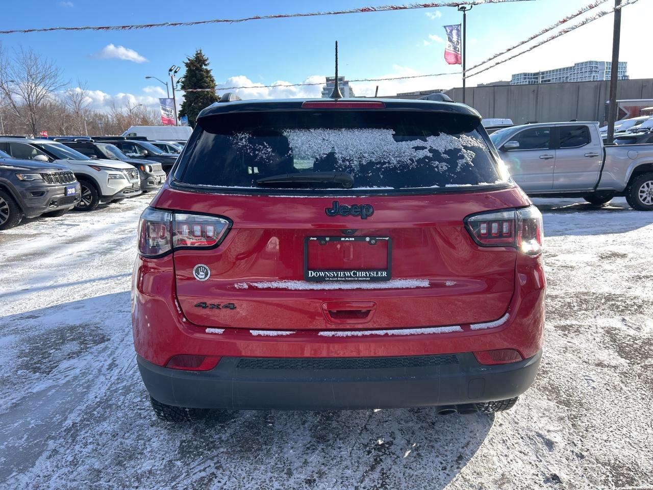 2021 Jeep Compass Altitude 4x4 w/Leather, NAV, Remote Start Photo