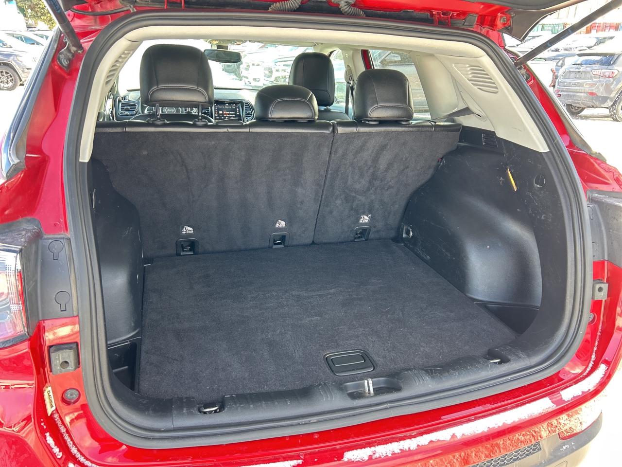 2021 Jeep Compass Altitude 4x4 w/Leather, NAV, Remote Start Photo