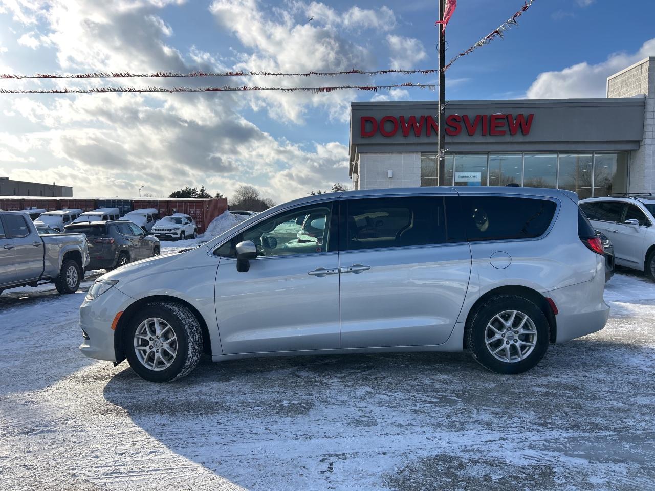 2023 Chrysler Grand Caravan SXT w/Stow n Go, Heated Seats, Pwr Doors/Tailgate Photo