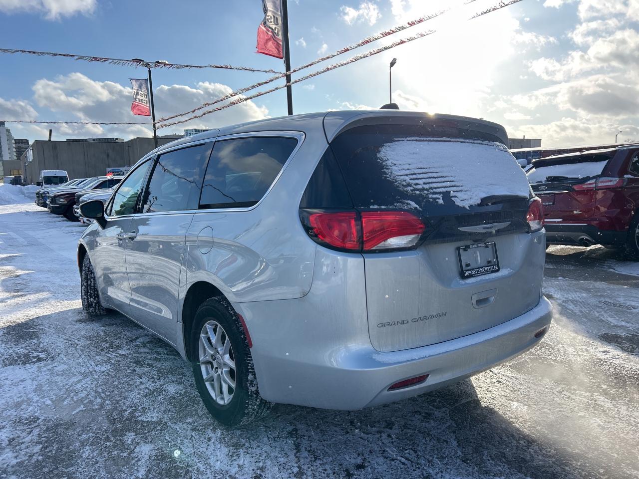 2023 Chrysler Grand Caravan SXT w/Stow n Go, Heated Seats, Pwr Doors/Tailgate Photo