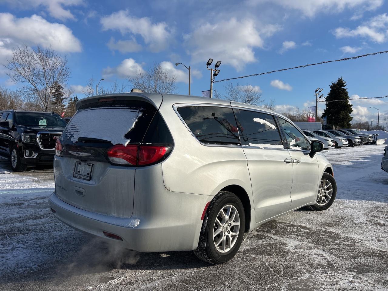 2023 Chrysler Grand Caravan SXT w/Stow n Go, Heated Seats, Pwr Doors/Tailgate Photo