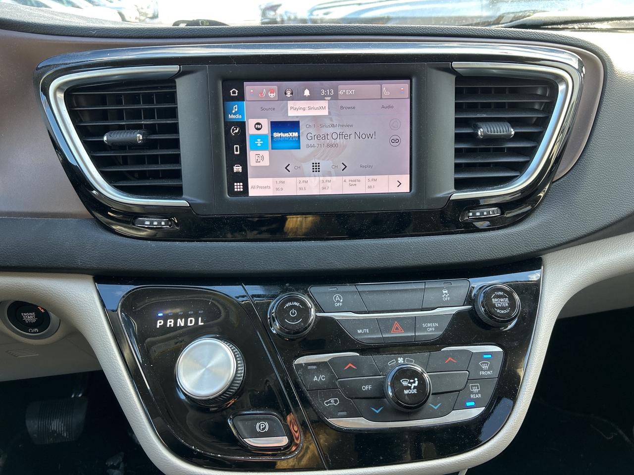 2023 Chrysler Grand Caravan SXT w/Stow n Go, Heated Seats, Pwr Doors/Tailgate Photo