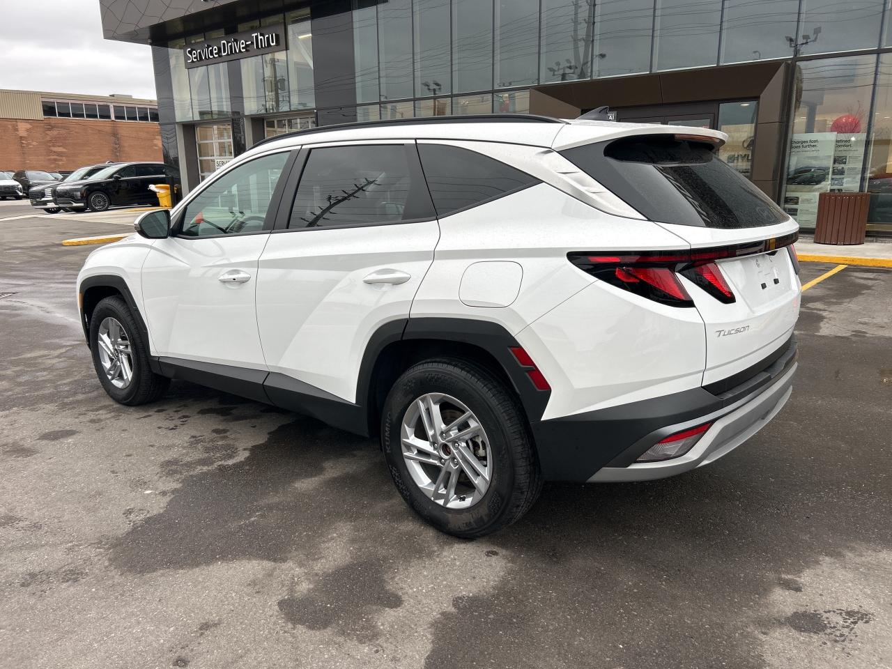 2025 Hyundai Tucson Preferred AWD   Starting from 4.49% OAC Photo