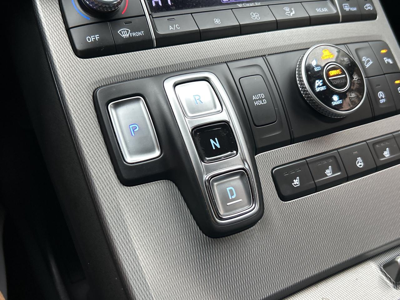 2022 Hyundai PALISADE Luxury 7-Passenger AWD   Starting from 4.49% OAC Photo