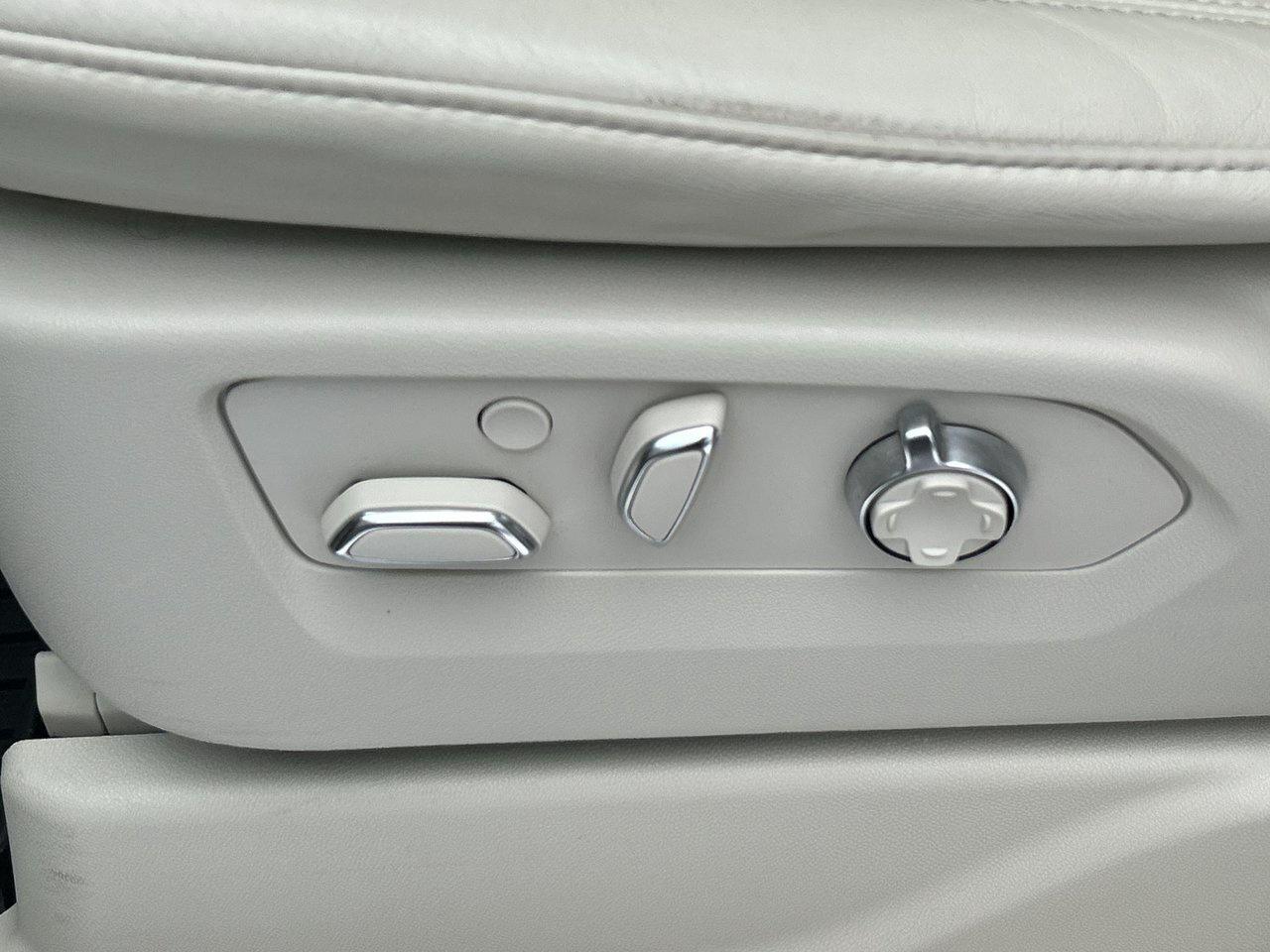 2022 Cadillac Escalade Premium Luxury Platinum Low KMs Rare Beige Interio Photo