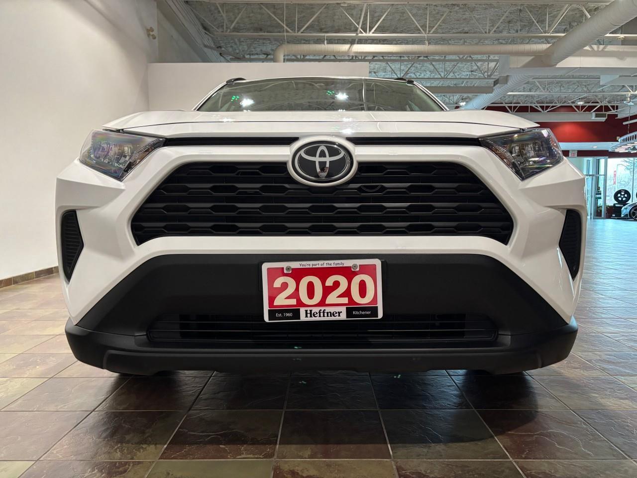 2020 Toyota RAV4 LE Photo