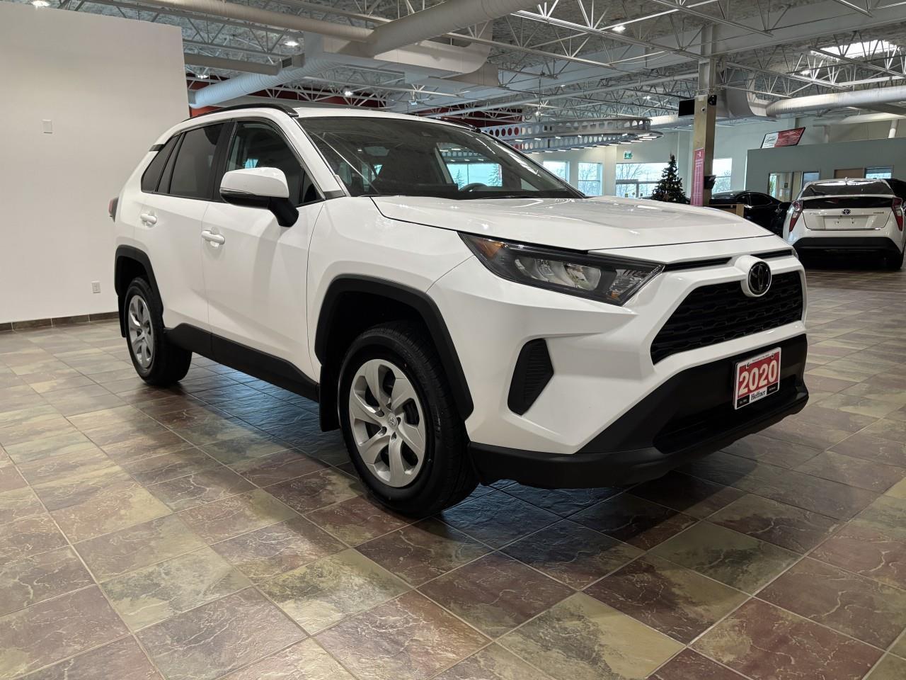 2020 Toyota RAV4 LE Photo