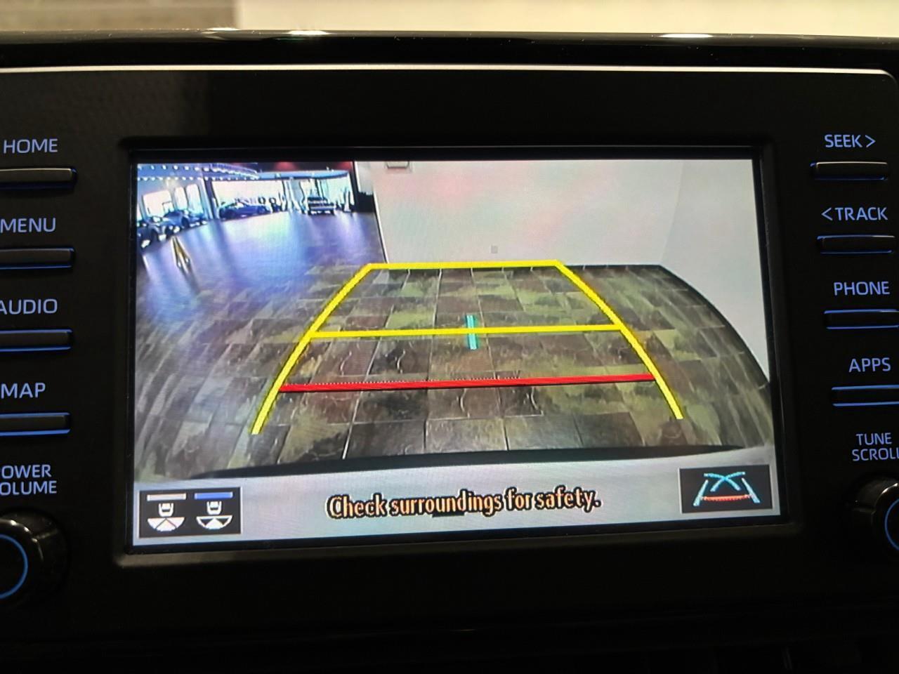 2020 Toyota RAV4 LE Photo