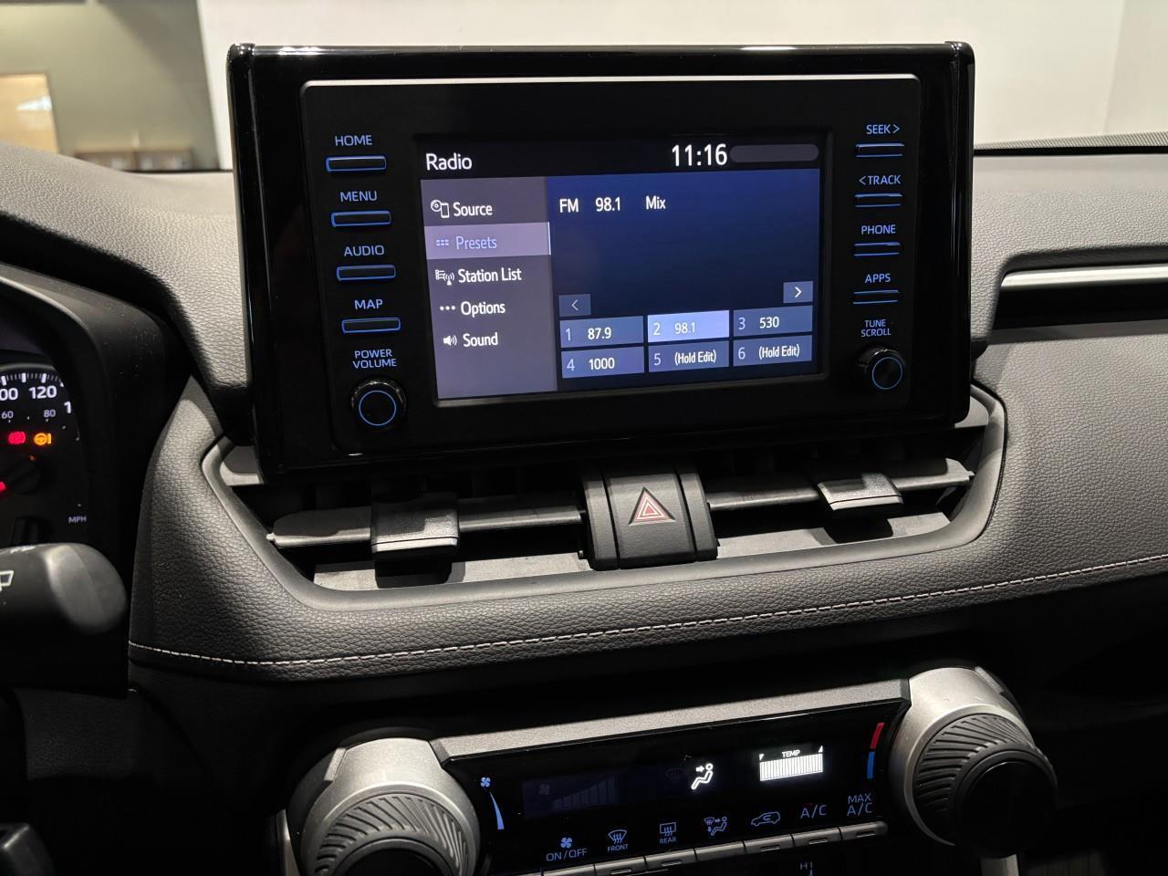 2020 Toyota RAV4 LE Photo