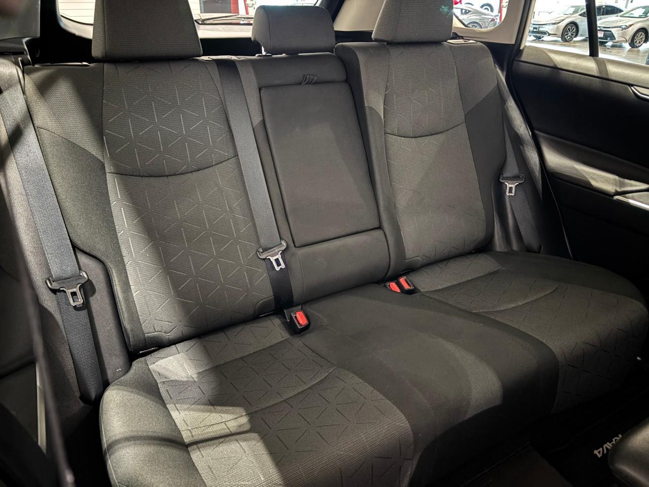 2020 Toyota RAV4 LE Photo