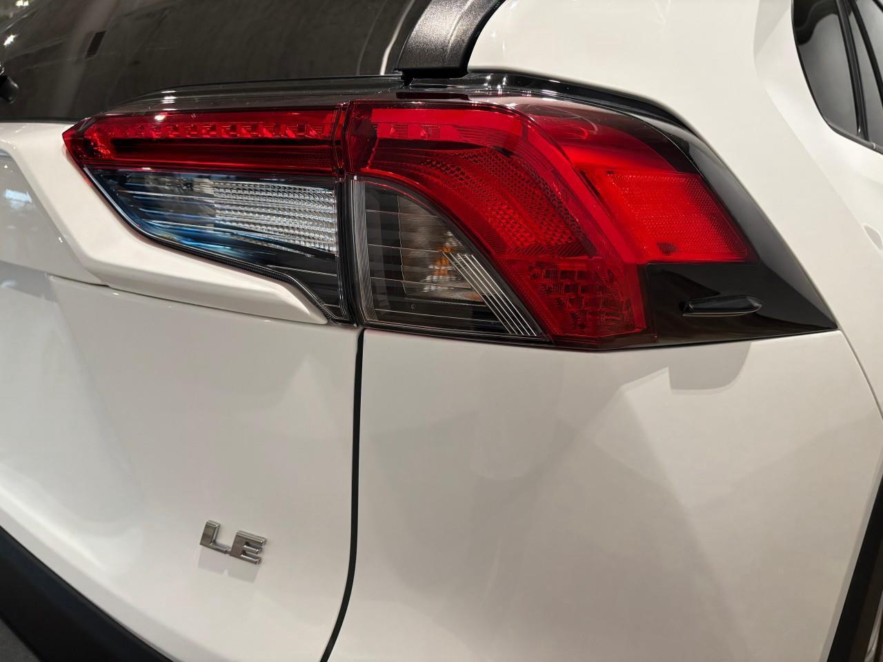 2020 Toyota RAV4 LE Photo