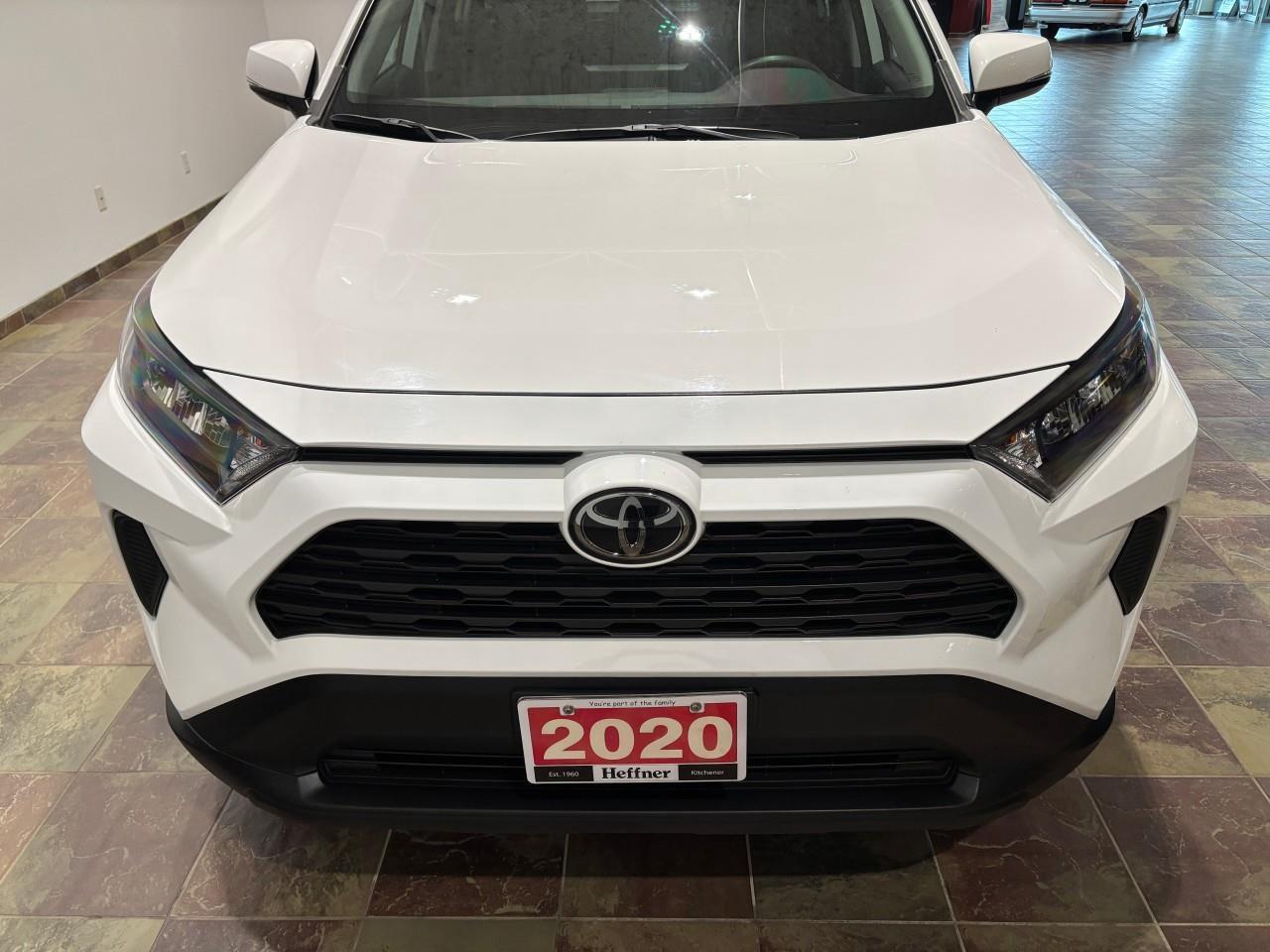 2020 Toyota RAV4 LE Photo