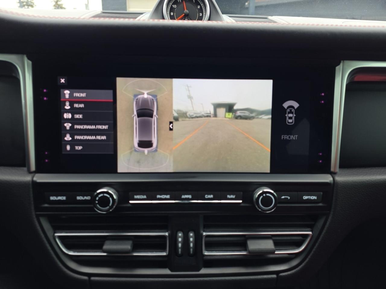 2021 Porsche Macan AWD * RED INTERIOR / COOLED SEATS / DRIVER ASSIST Photo