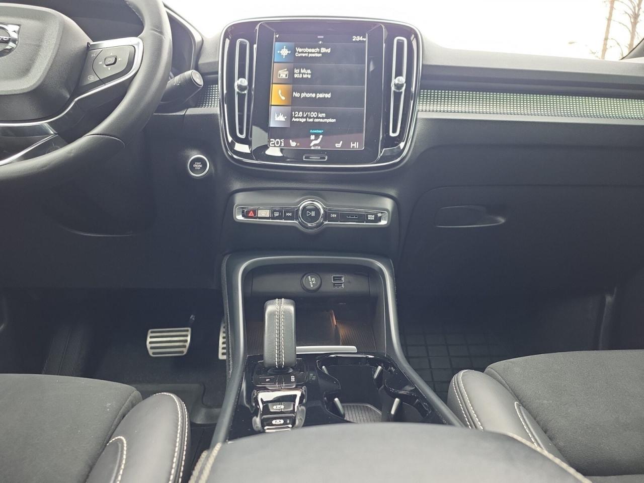 2022 Volvo XC40 T5 AWD R-Design * 1 OWNER / CARPLAY / PANORAMIC RO Photo