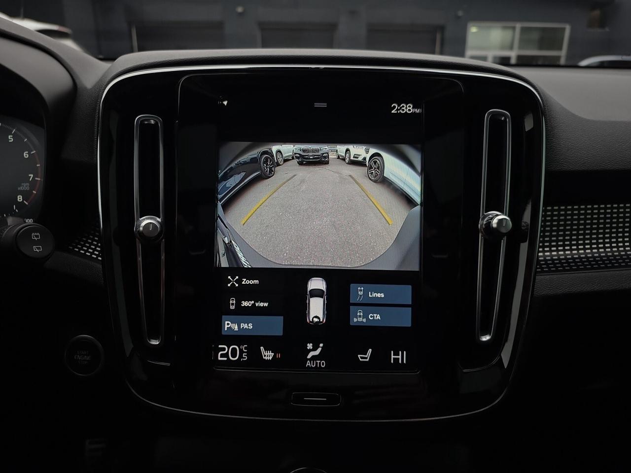 2022 Volvo XC40 T5 AWD R-Design * 1 OWNER / CARPLAY / PANORAMIC RO Photo