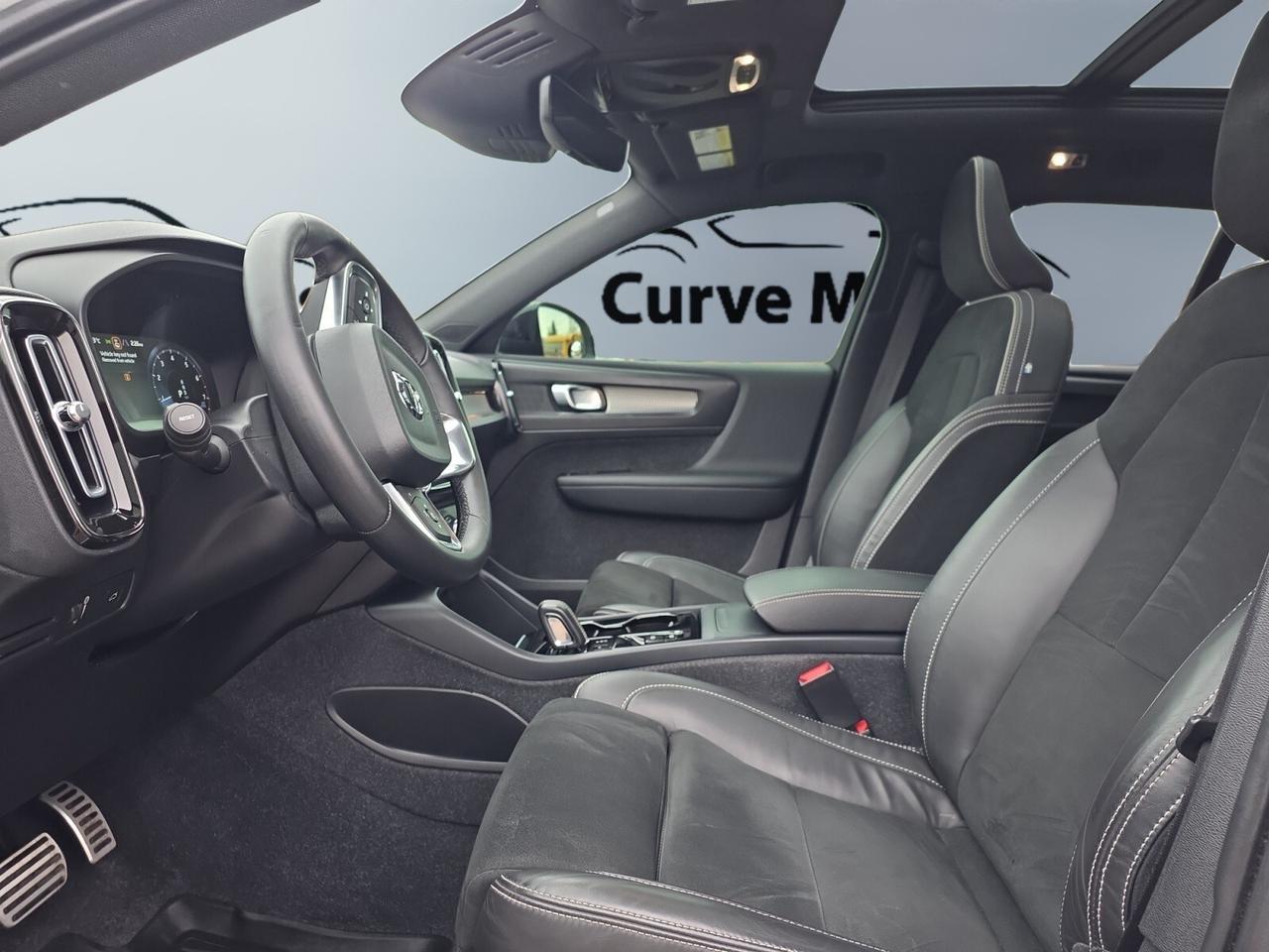 2022 Volvo XC40 T5 AWD R-Design * 1 OWNER / CARPLAY / PANORAMIC RO Photo