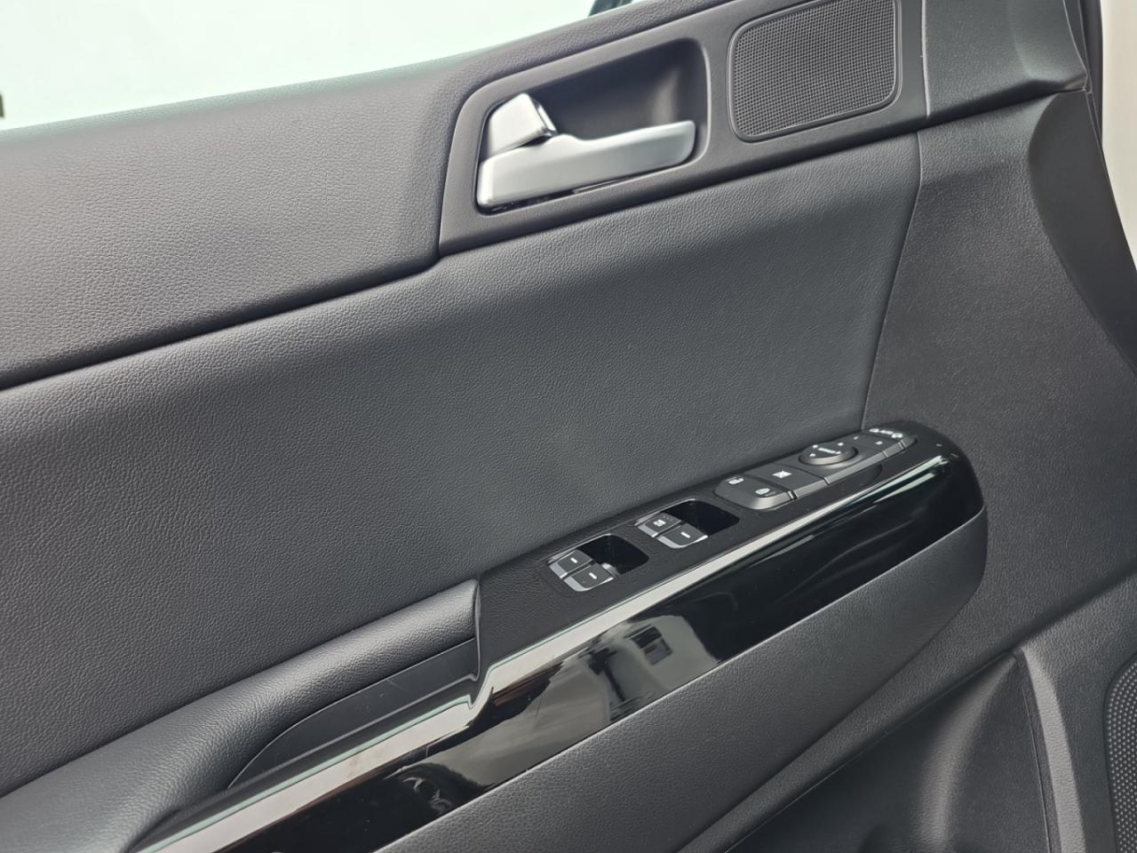 2020 Kia Sportage SX-T AWD * NO ACCIDENTS / CARPLAY / CAMERA / PANO Photo