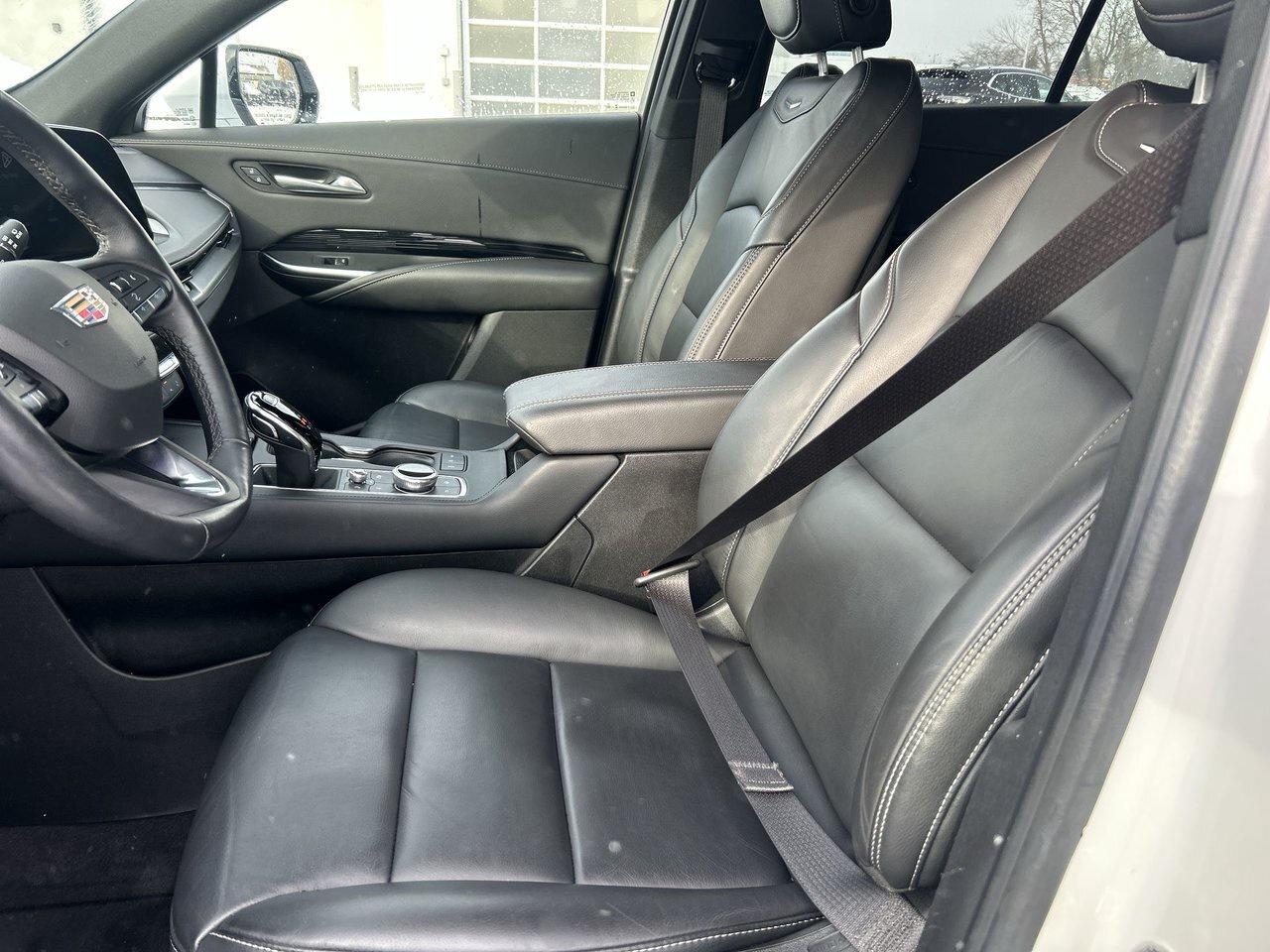 2024 Cadillac XT4 Luxury Low KM Leather Rates from 4.99% Clean CarFa Photo