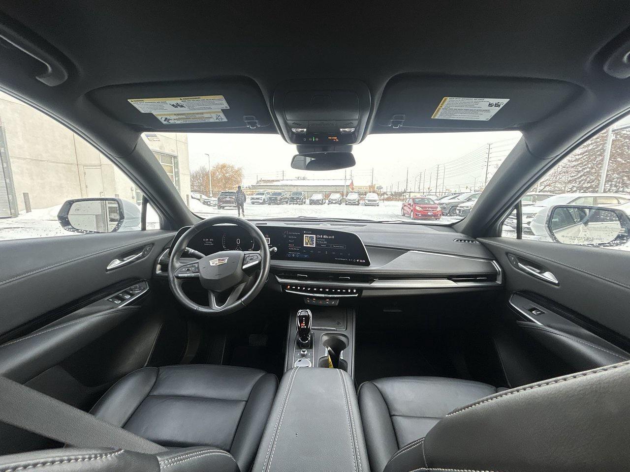 2024 Cadillac XT4 Luxury Low KM Leather Rates from 4.99% Clean CarFa Photo