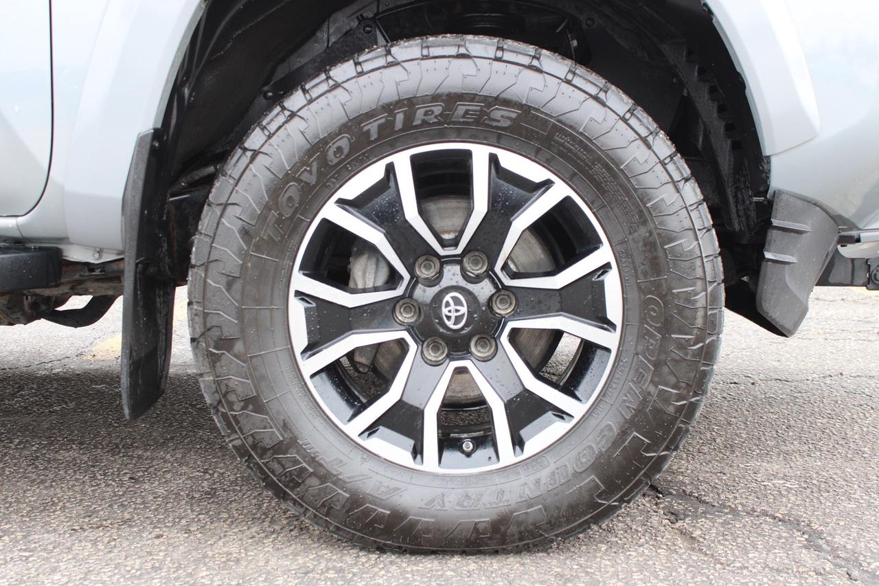 2021 Toyota Tacoma SR5 Double Cab 4WD TRD SPORT Automatic V6 Photo