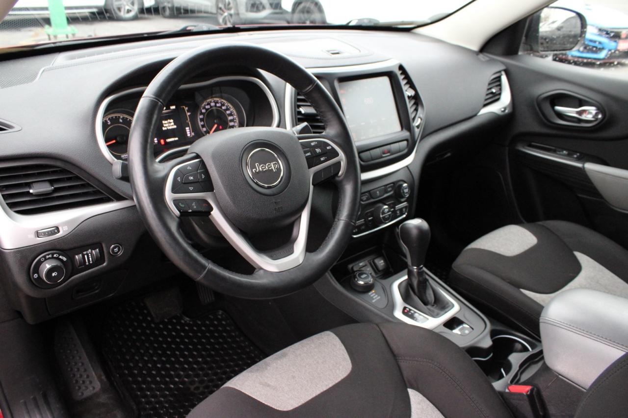 2014 Jeep Cherokee Latitude 4WD Photo