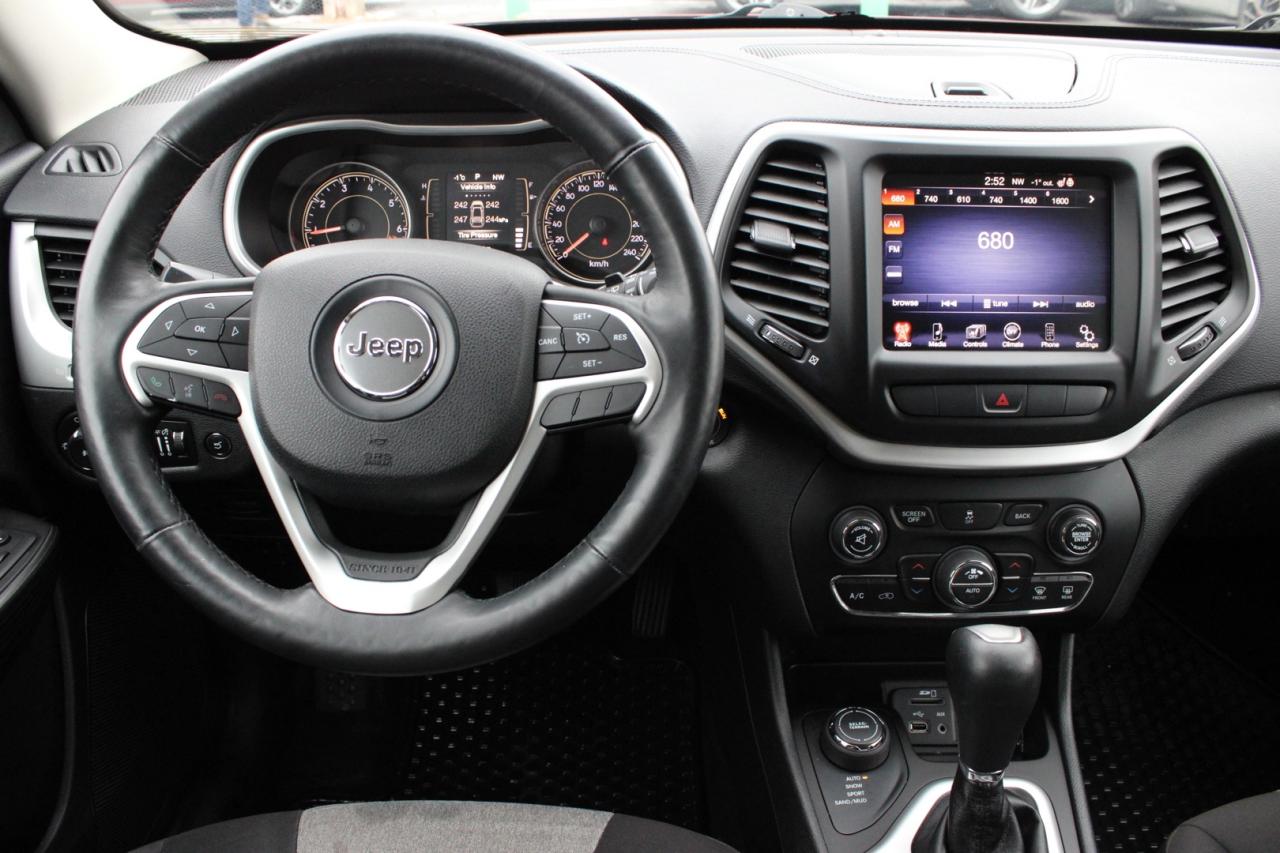 2014 Jeep Cherokee Latitude 4WD Photo