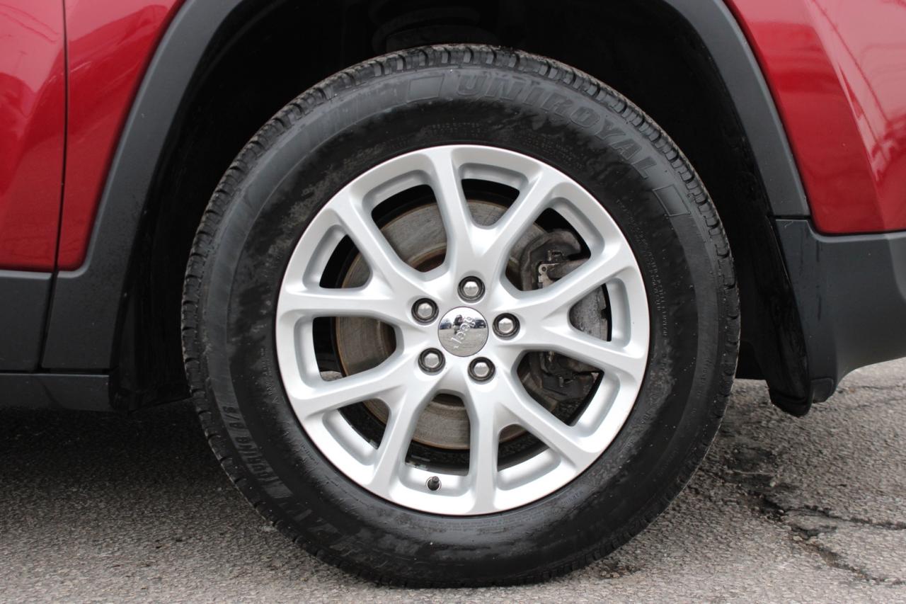 2014 Jeep Cherokee Latitude 4WD Photo