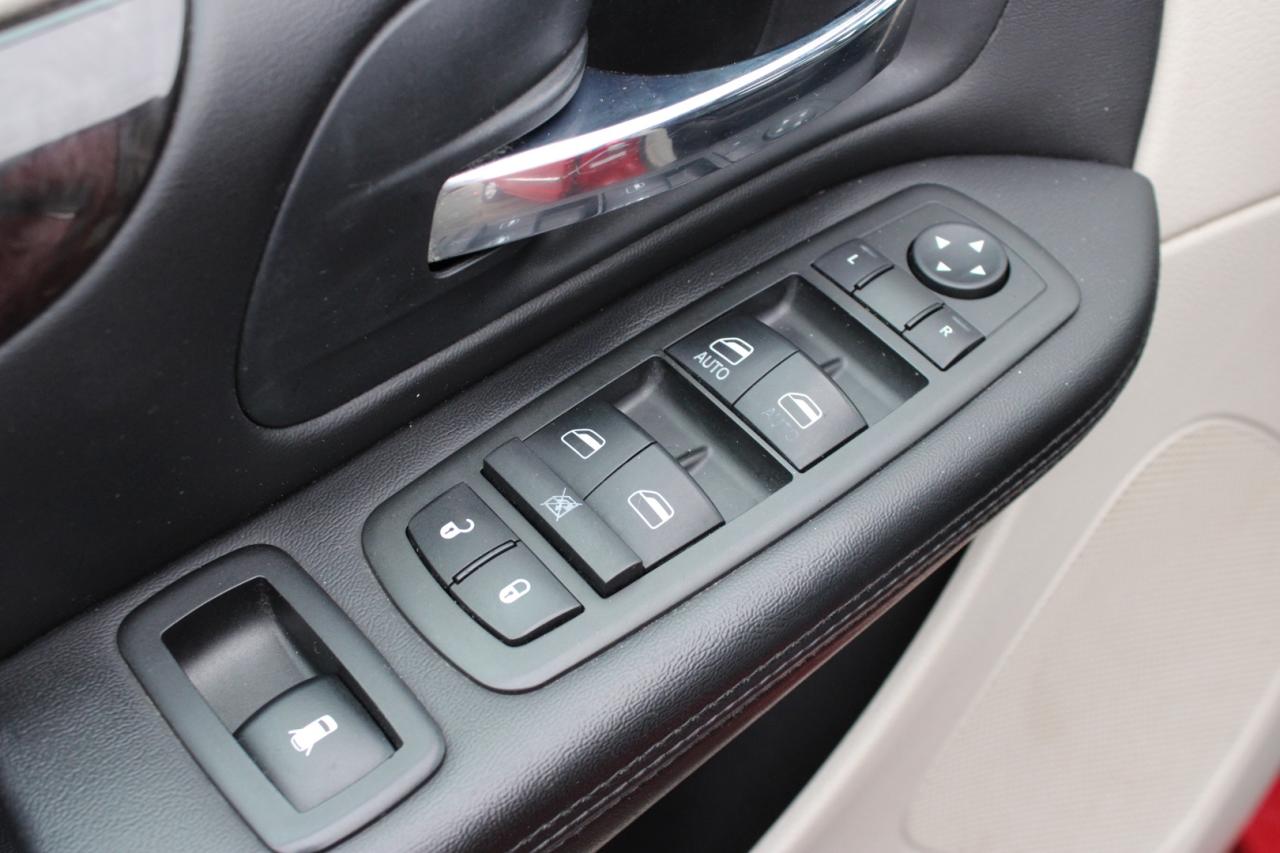 2013 Dodge Grand Caravan Crew   Leather   Sunroof   Safety Certified Photo