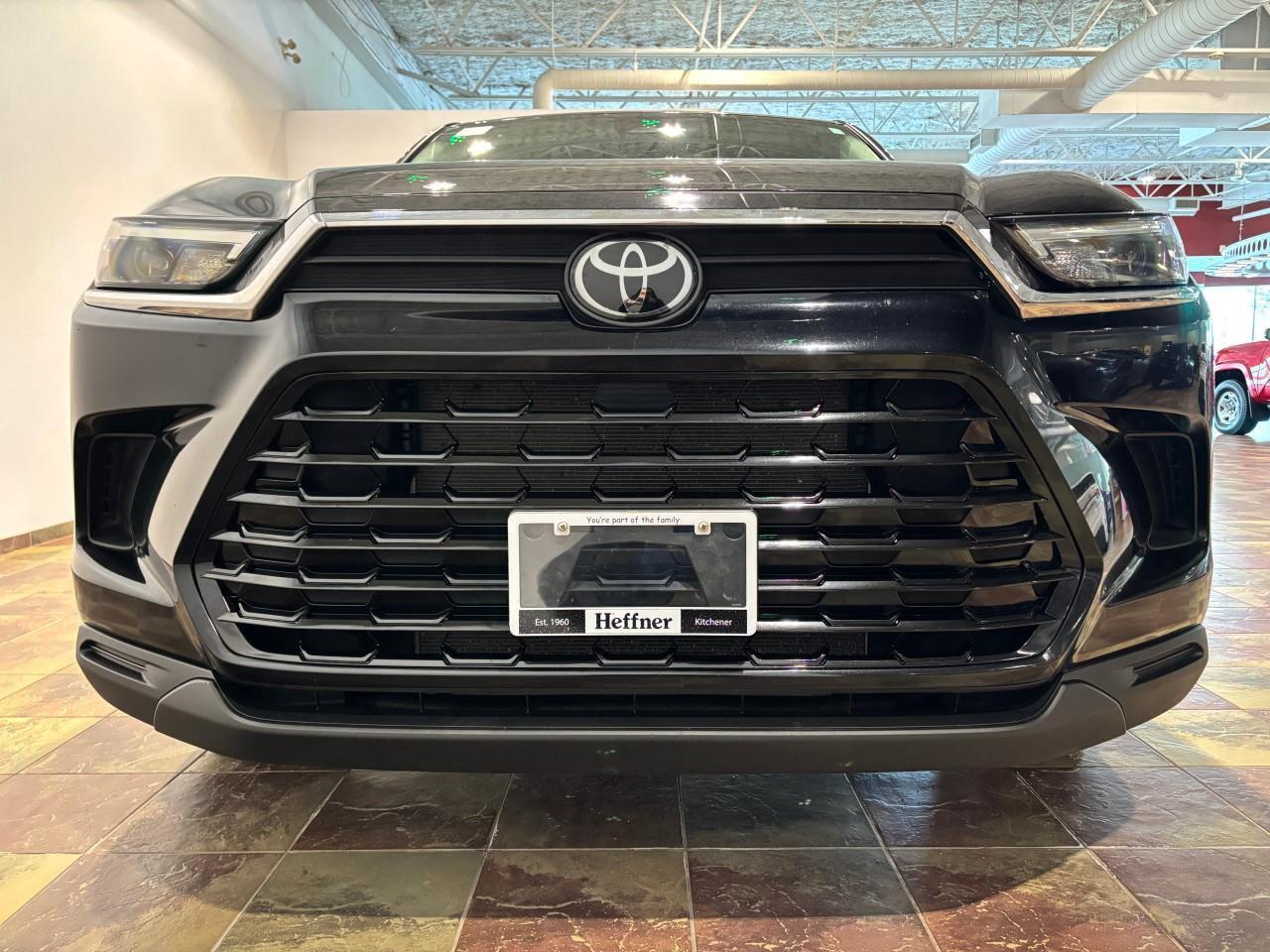 2024 Toyota Grand Highlander XLE Photo