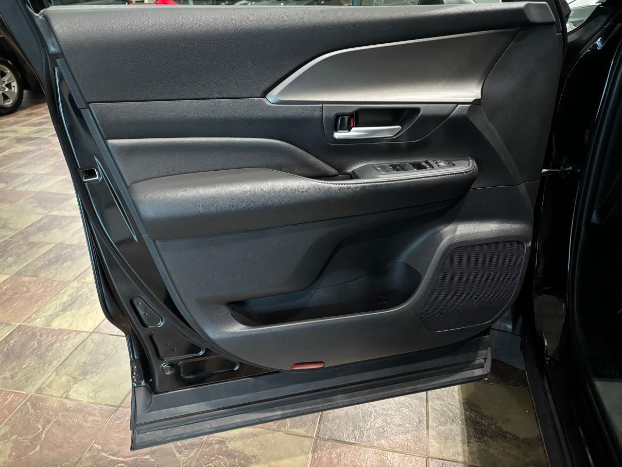 2024 Toyota Grand Highlander XLE Photo