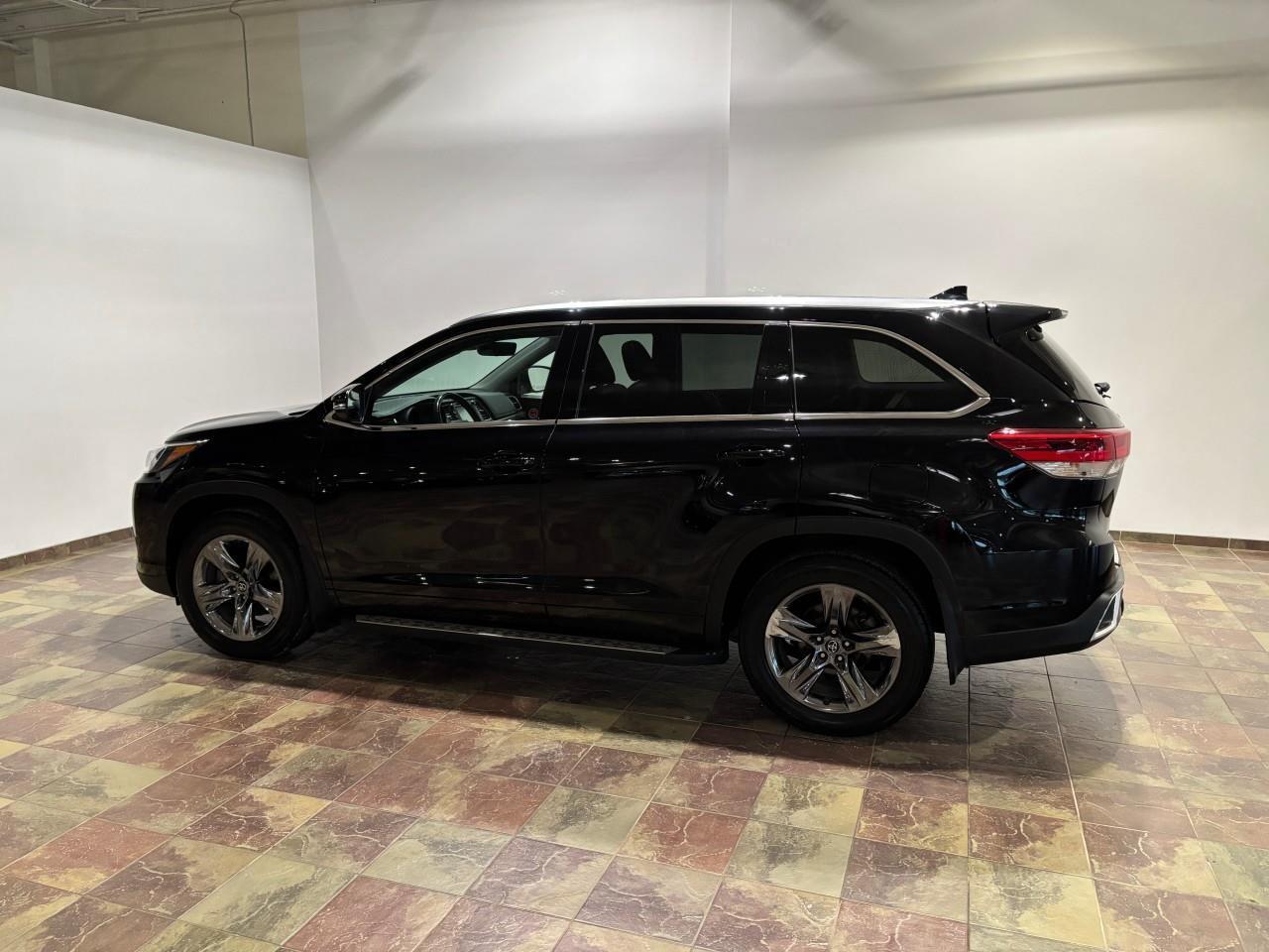 2018 Toyota Highlander LIMITED  Photo4