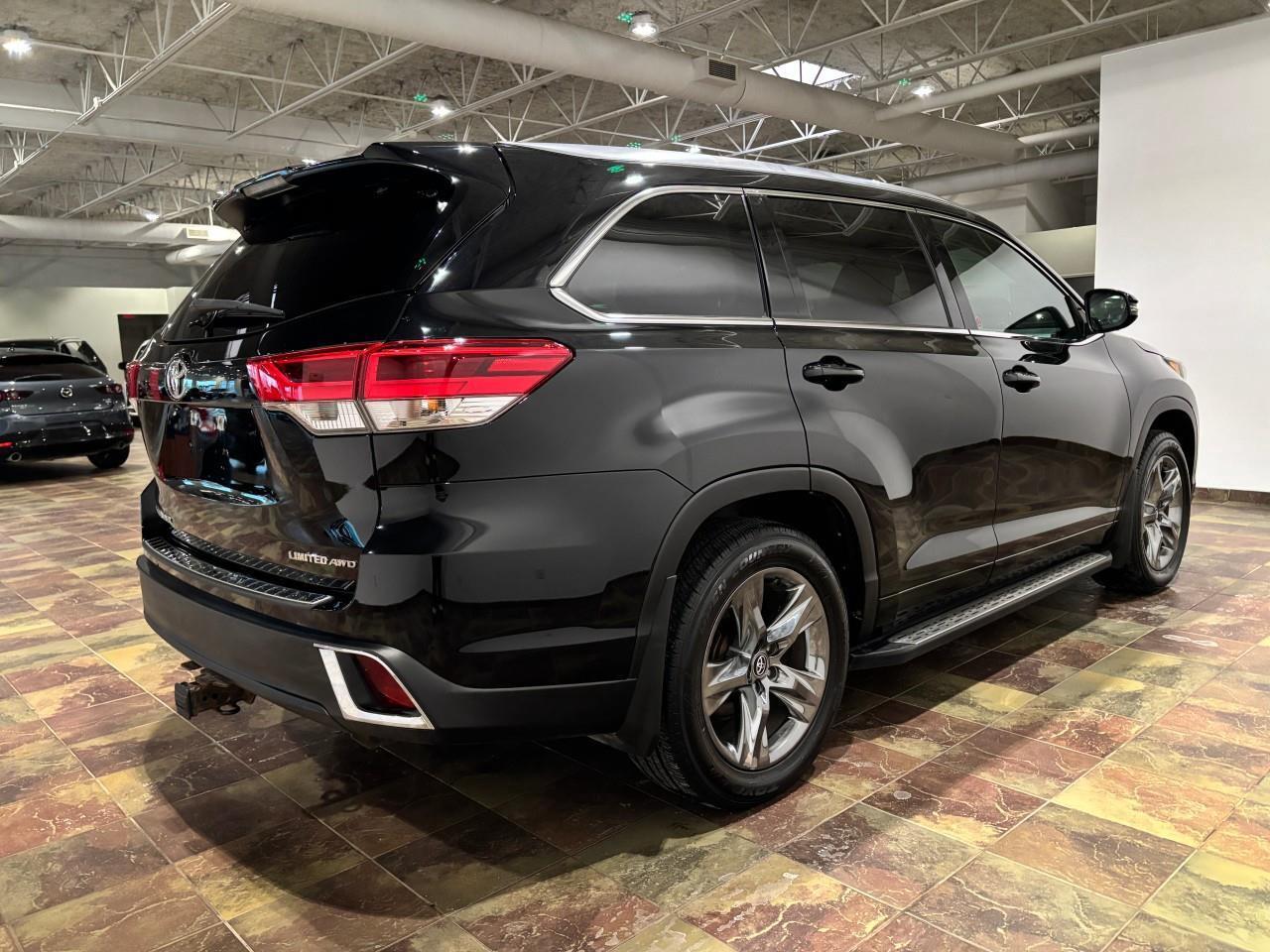 2018 Toyota Highlander LIMITED  Photo