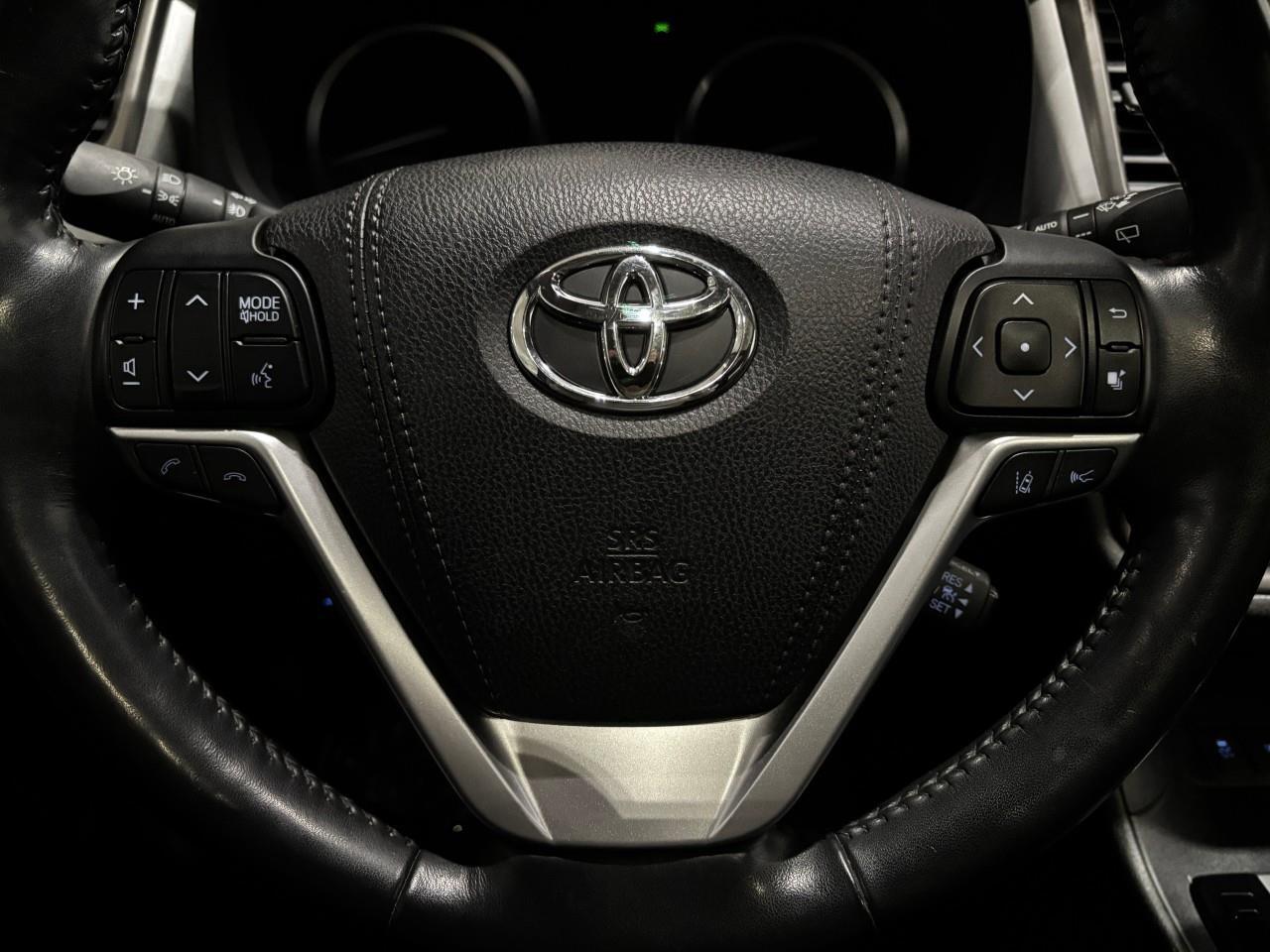 2018 Toyota Highlander LIMITED  Photo