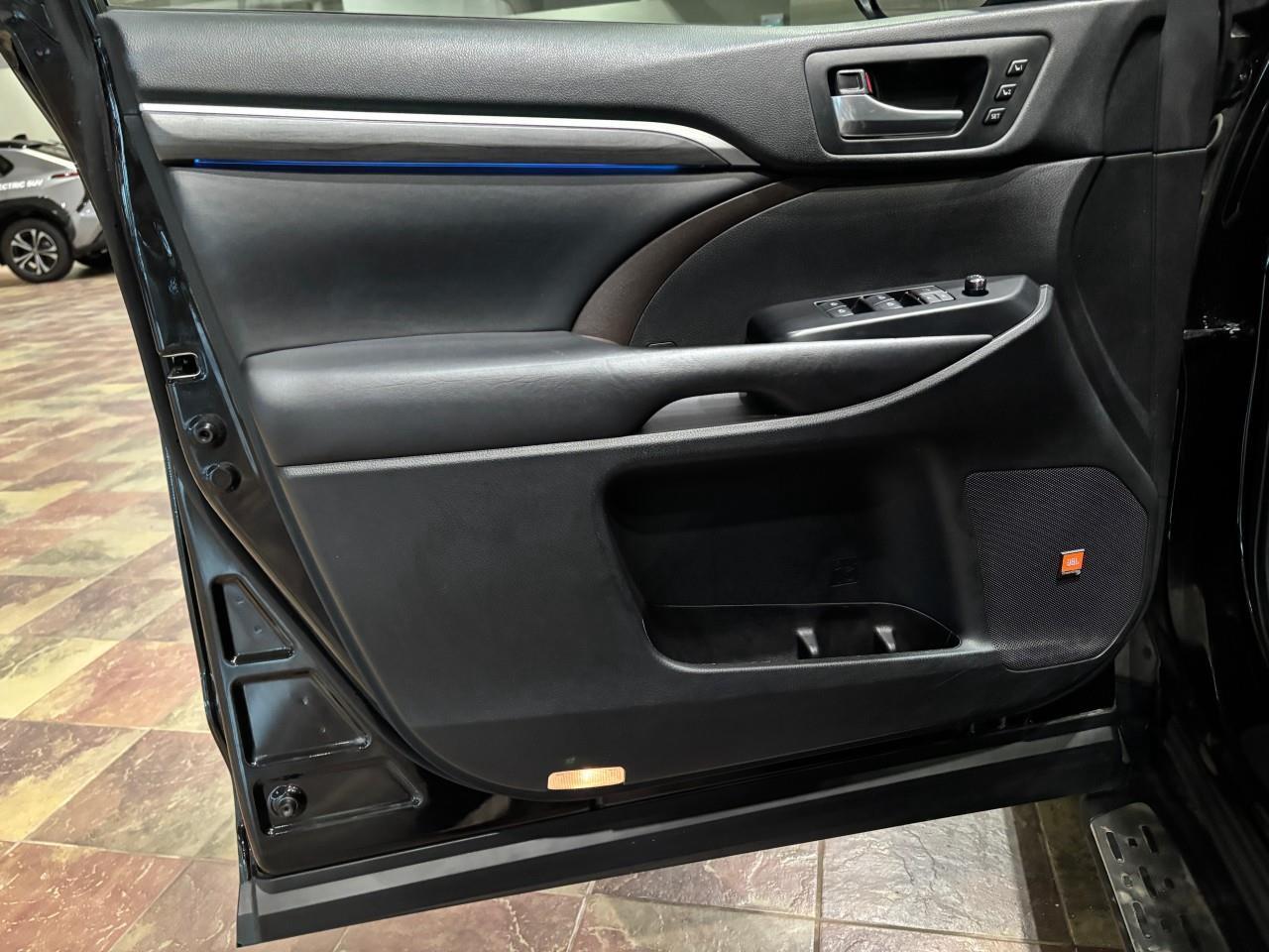 2018 Toyota Highlander LIMITED  Photo