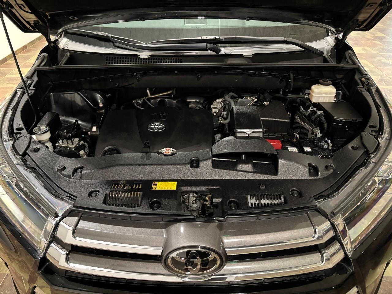 2018 Toyota Highlander LIMITED  Photo