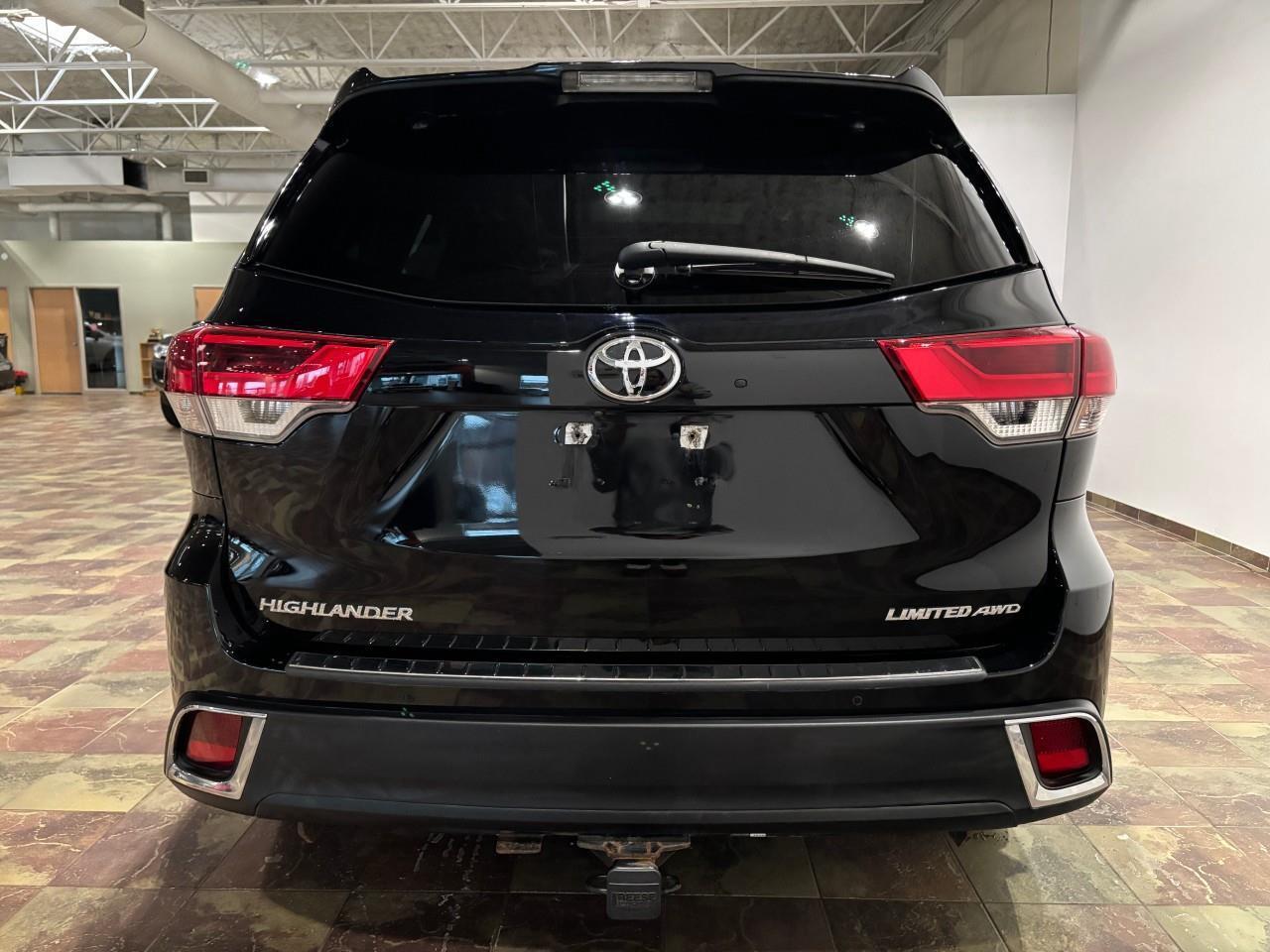 2018 Toyota Highlander LIMITED  Photo