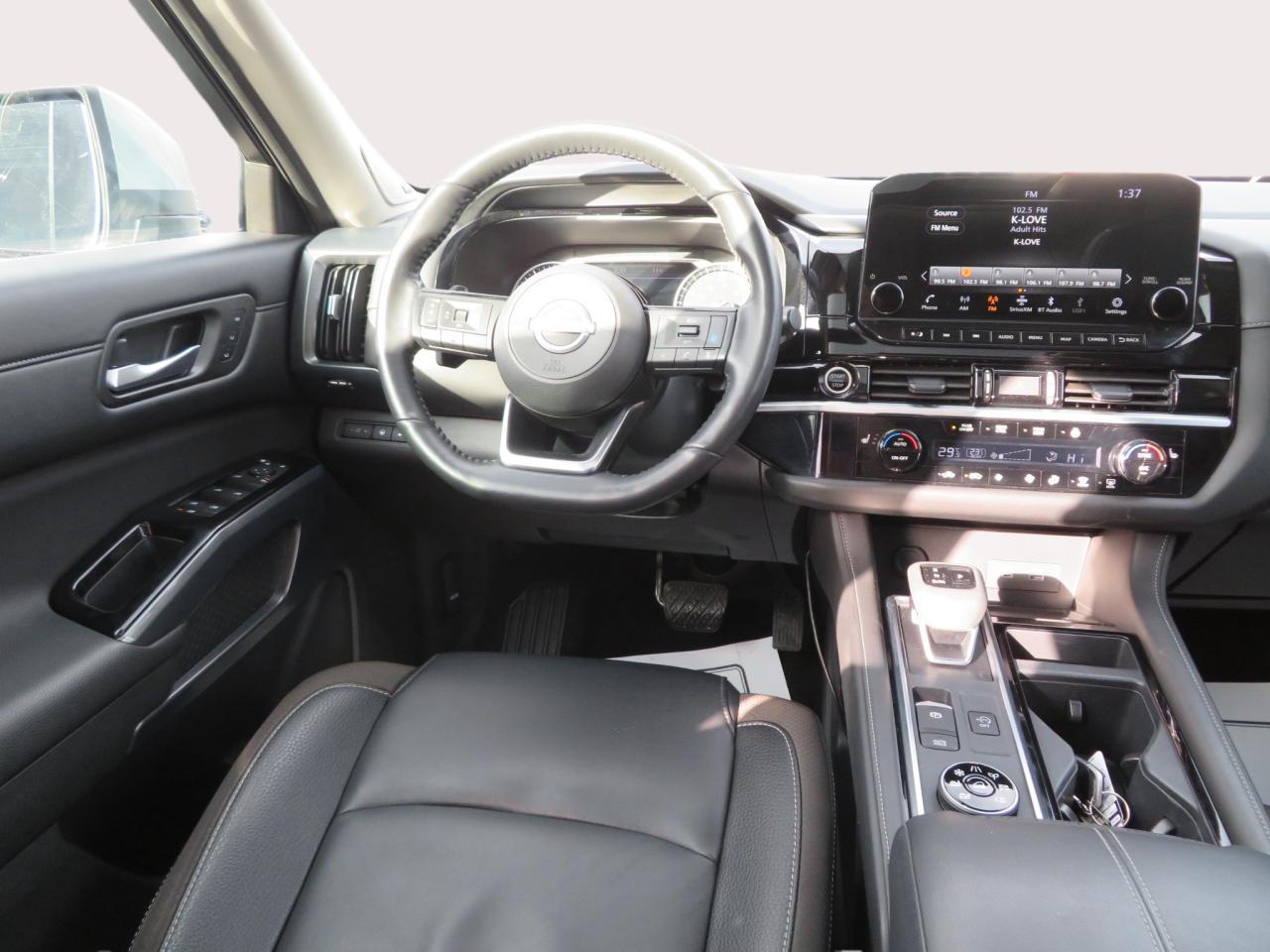 2024 Nissan Pathfinder SL 4WD Photo