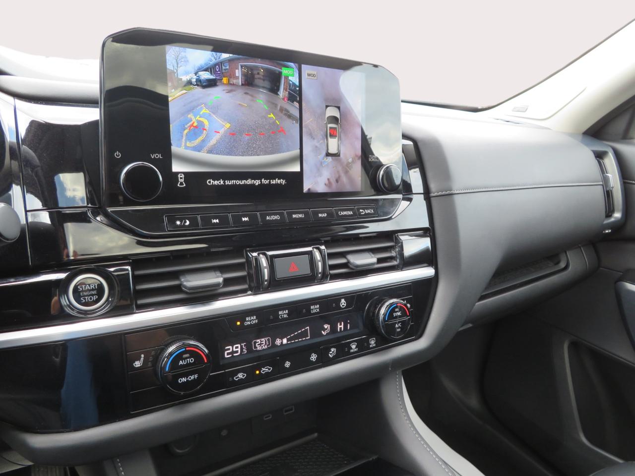 2024 Nissan Pathfinder SL 4WD Photo