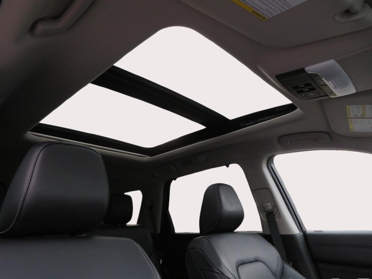 2024 Nissan Pathfinder SL 4WD Photo