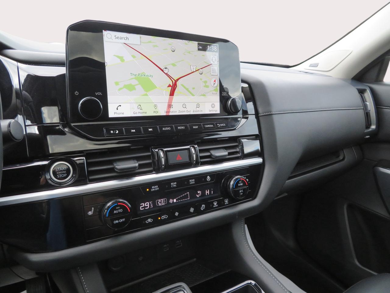 2024 Nissan Pathfinder SL 4WD Photo