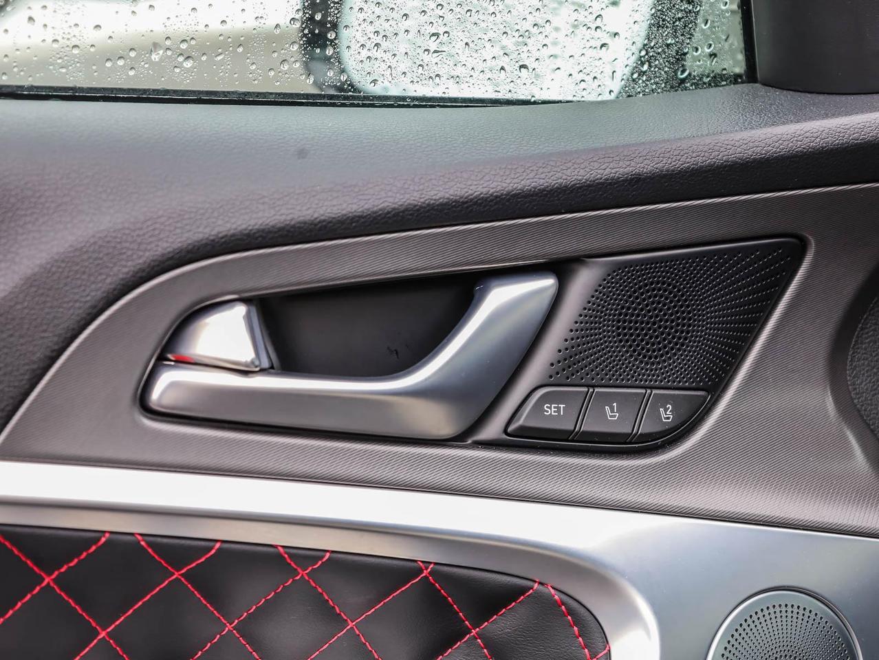 2025 Genesis G70  Photo