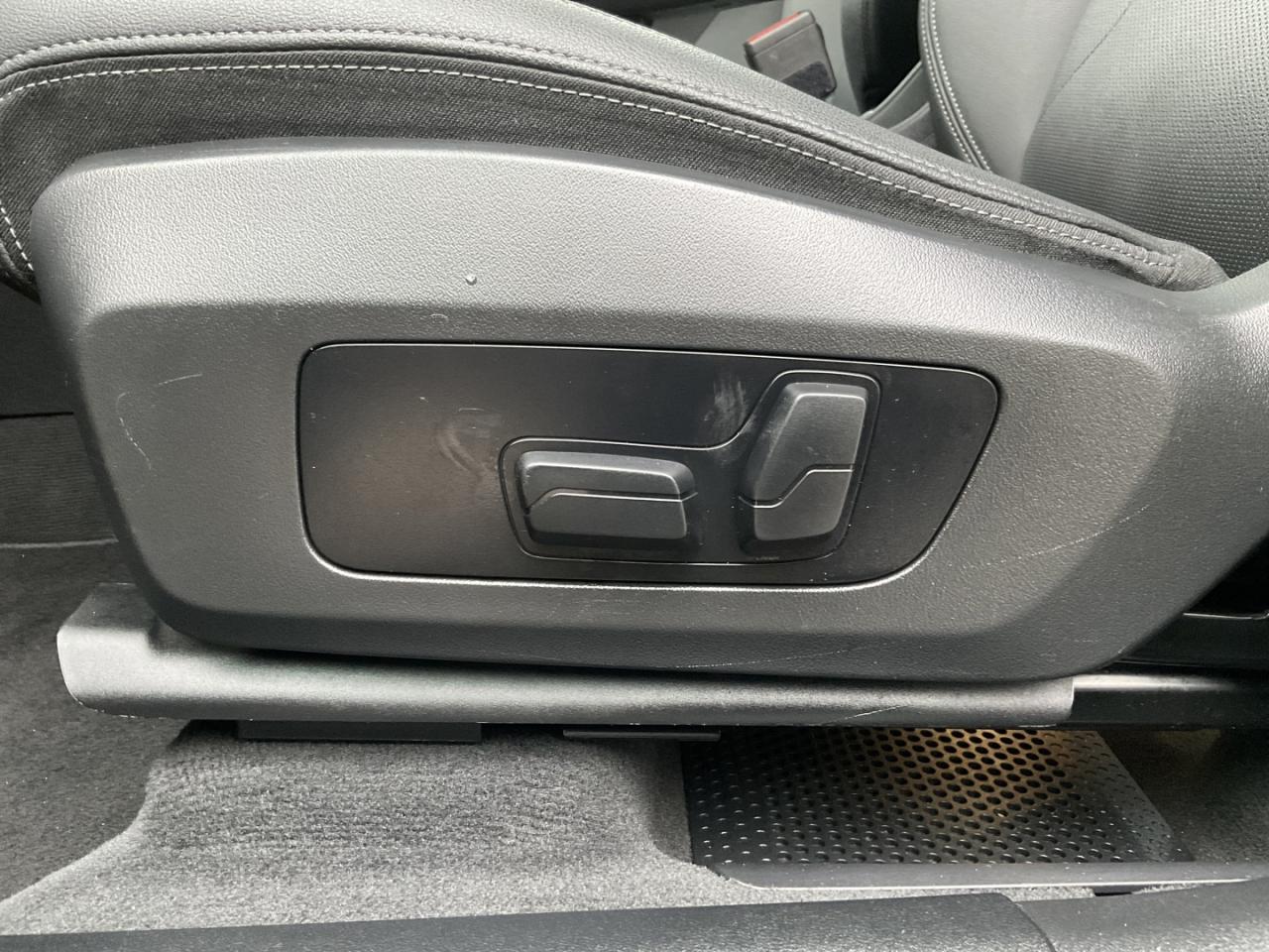 2023 BMW X1 xDrive28i Premium Essential - PANO ROOF! NAV! BACK Photo