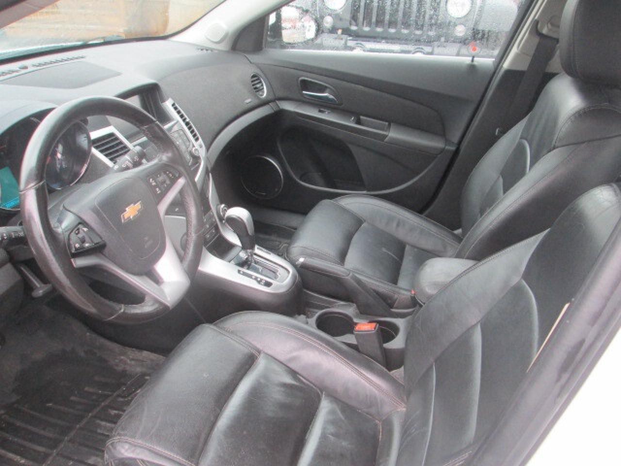 2015 Chevrolet Cruze 4dr Sdn 2LT, Leather, Sunroof Photo