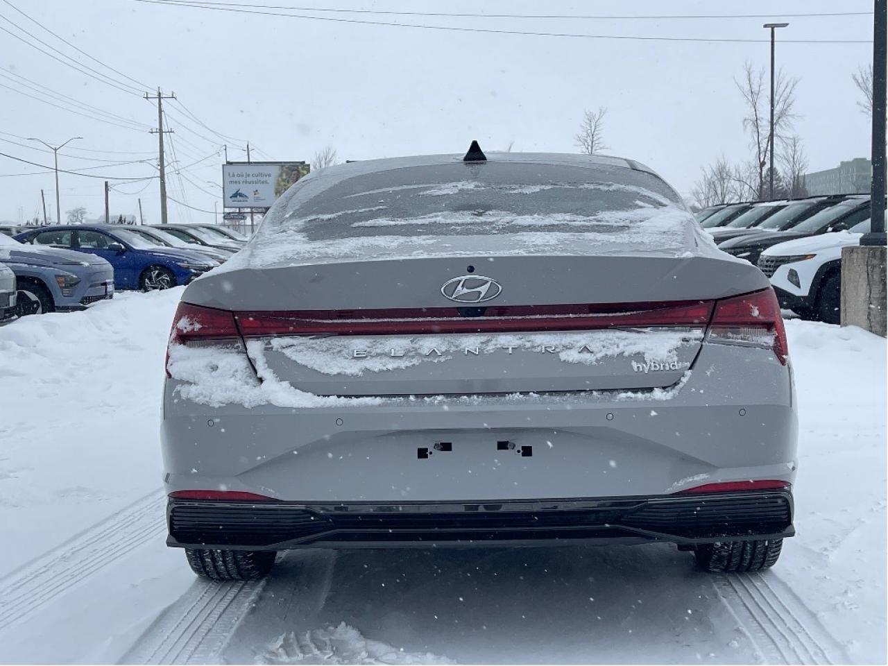 2023 Hyundai Elantra Hybrid Luxury DCT Photo