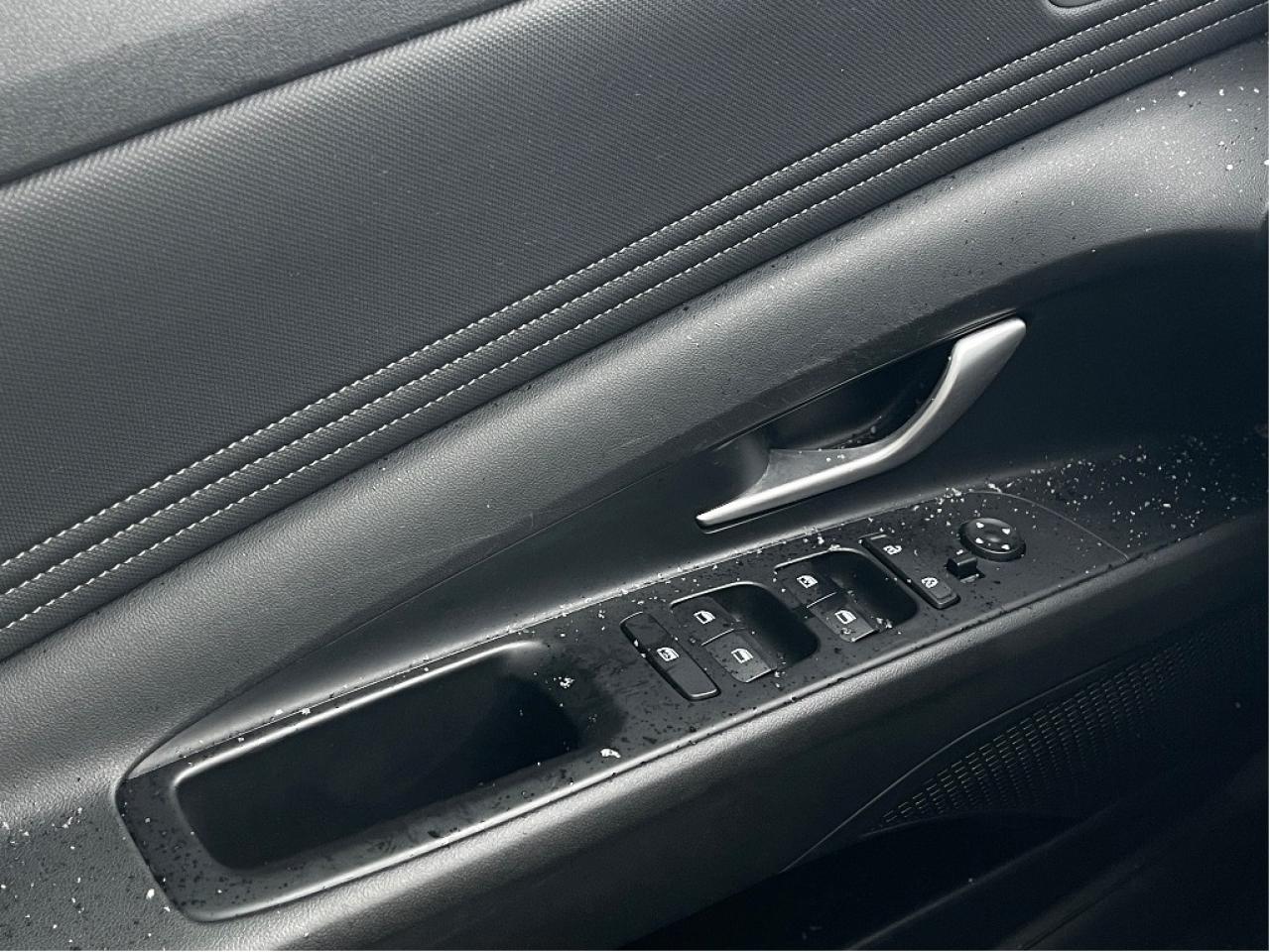 2023 Hyundai Elantra Hybrid Luxury DCT Photo