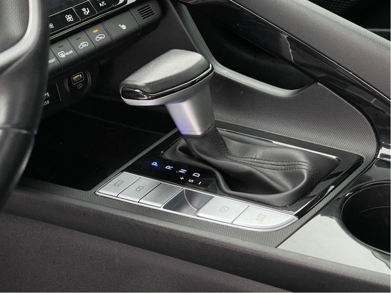 2023 Hyundai Elantra Hybrid Luxury DCT Photo