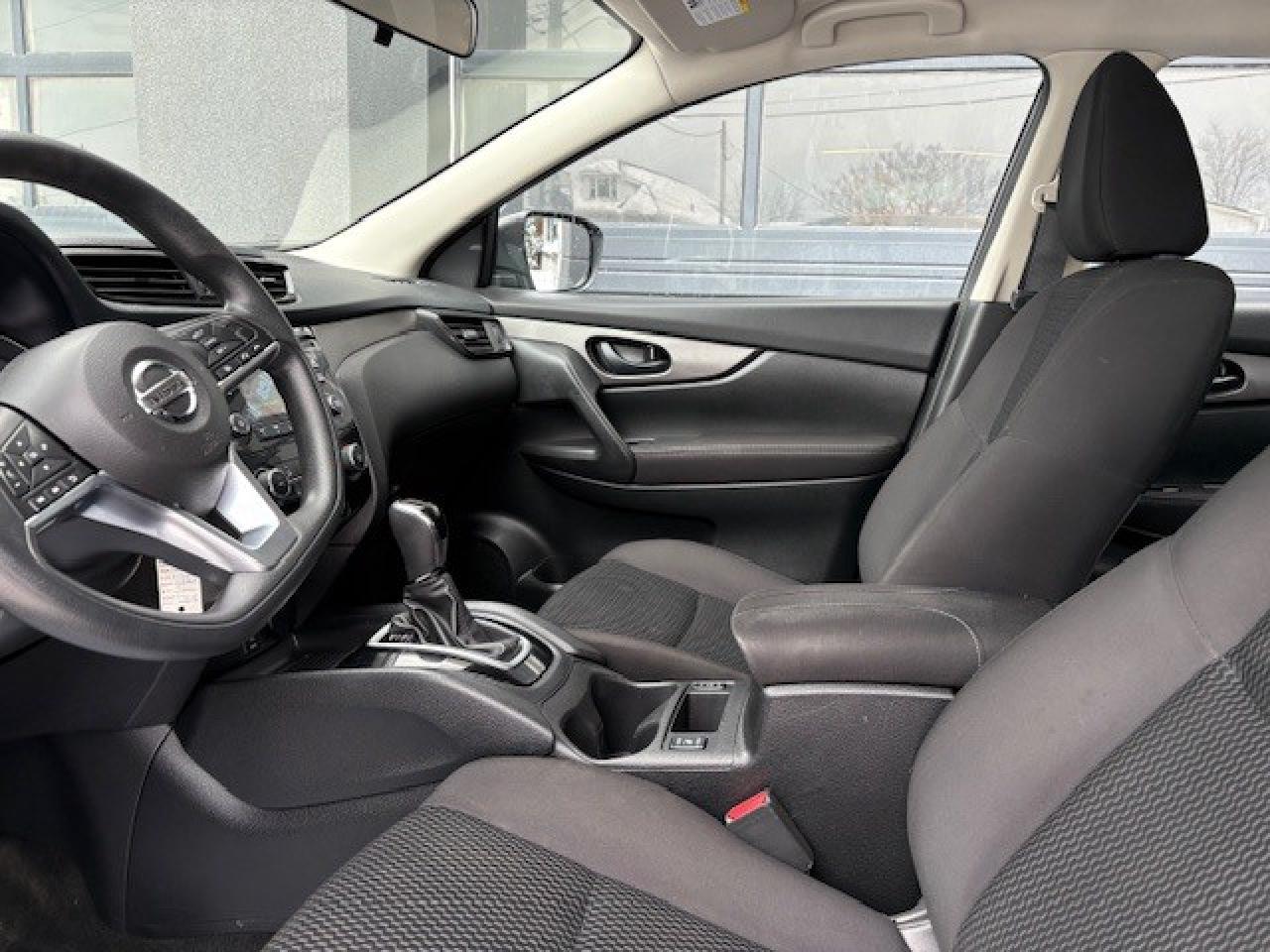 2018 Nissan Qashqai FWD S CVT, HEATED SEATS, SUPER CLEAN, AFFORDABLE!! Photo2