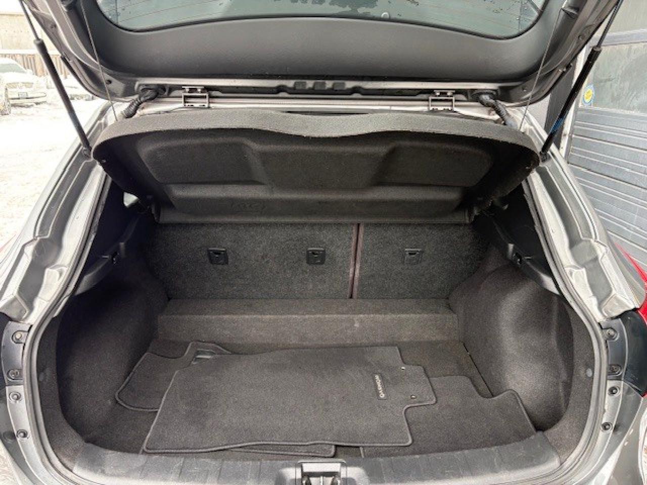 2018 Nissan Qashqai FWD S CVT, HEATED SEATS, SUPER CLEAN, AFFORDABLE!! Photo